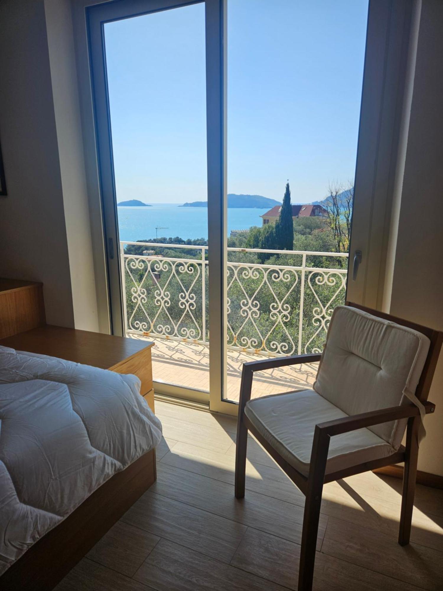 Villa Degli Ulivi - Free Parking เลริชี ภายนอก รูปภาพ